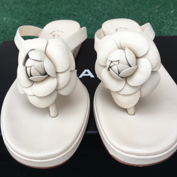 NWT Chanel Camellia Lambskin Sandals Ivory 6.5 - Picture 3 of 8